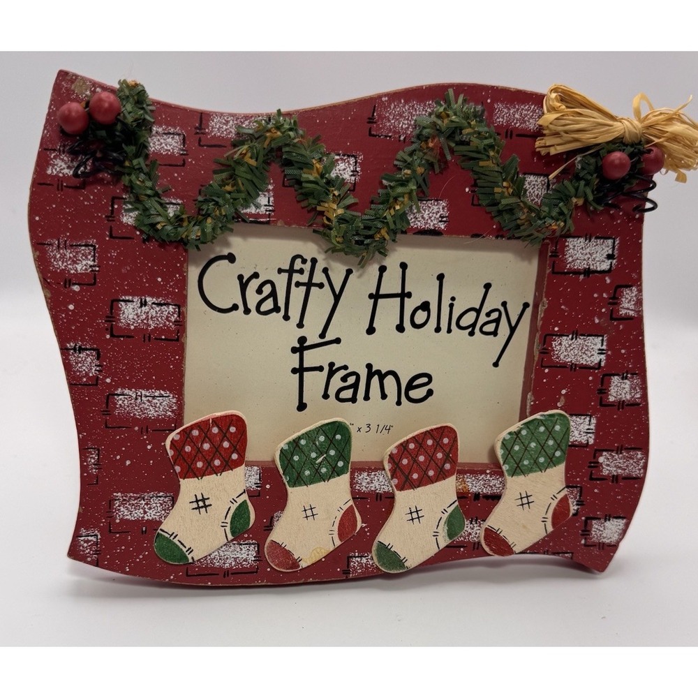 Christmas Picture Frame Red Fireplace Garland Stockings Holds 4 3/4 by 3‎ 1/4